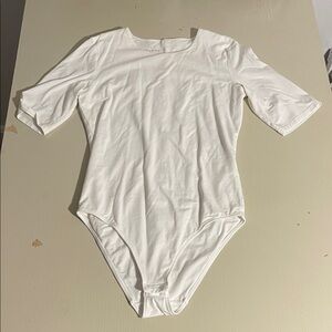 Everlane White Short Sleeve Supima Cotton Bodysuit- Size Small